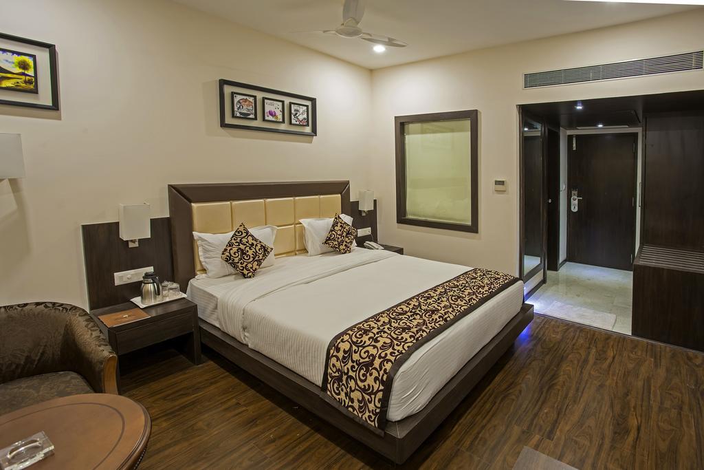 Ravi Residency Hotel Morbi Phòng bức ảnh