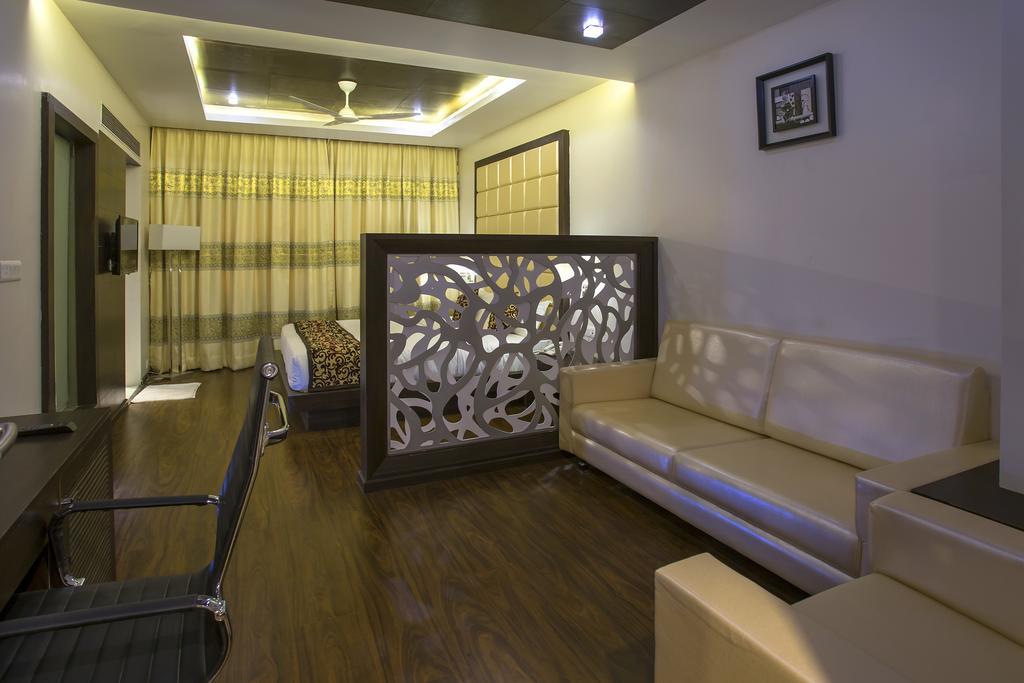 Ravi Residency Hotel Morbi Phòng bức ảnh