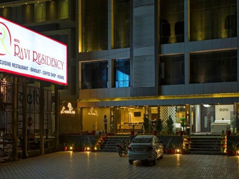 Ravi Residency Hotel Morbi Ngoại thất bức ảnh