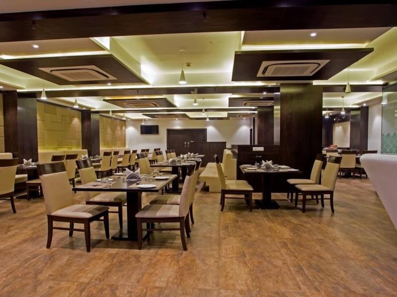 Ravi Residency Hotel Morbi Ngoại thất bức ảnh