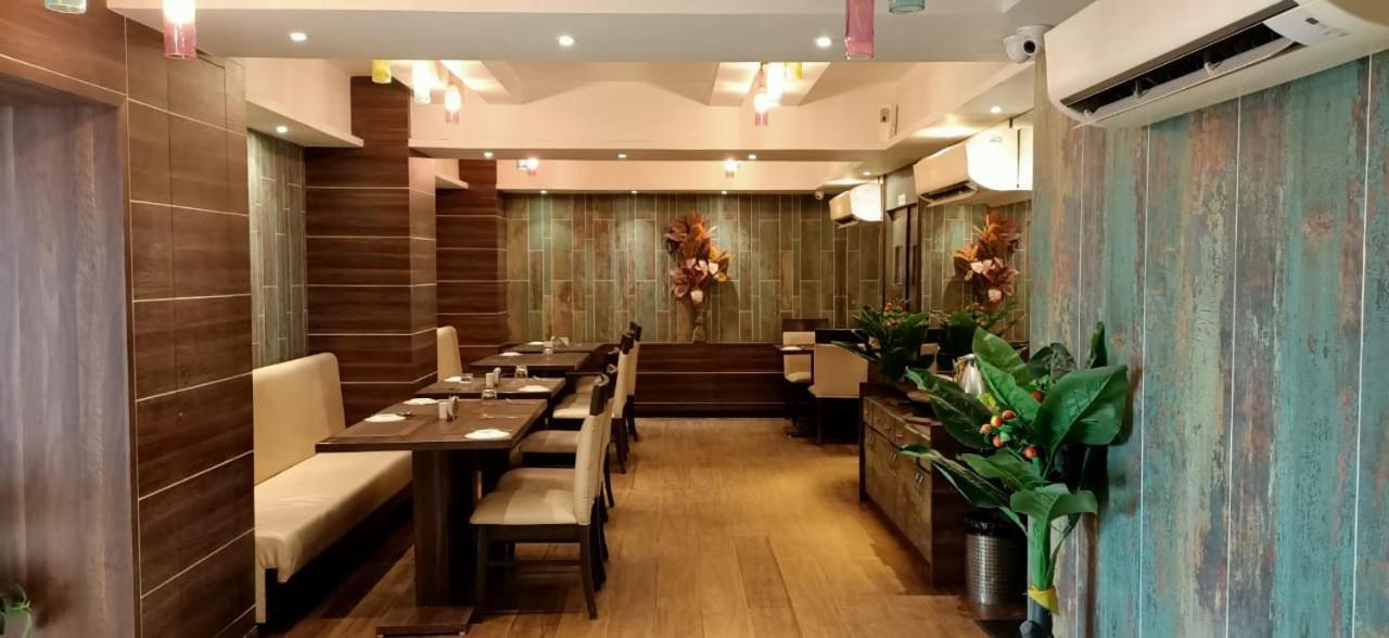 Ravi Residency Hotel Morbi Ngoại thất bức ảnh